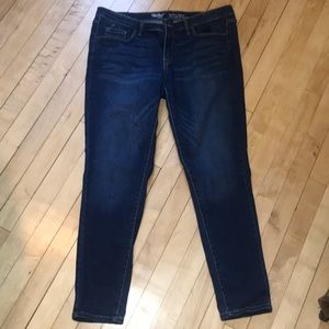 Mossimo Mid Rise Skinny Jean!